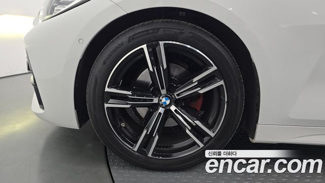BMW 4 Series (G22) 420i M Sport Convertible 2023 — фото 5