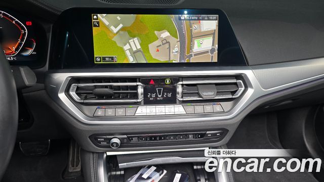 BMW 4 Series (G22) 420i M Sport Convertible 2023 — фото 15
