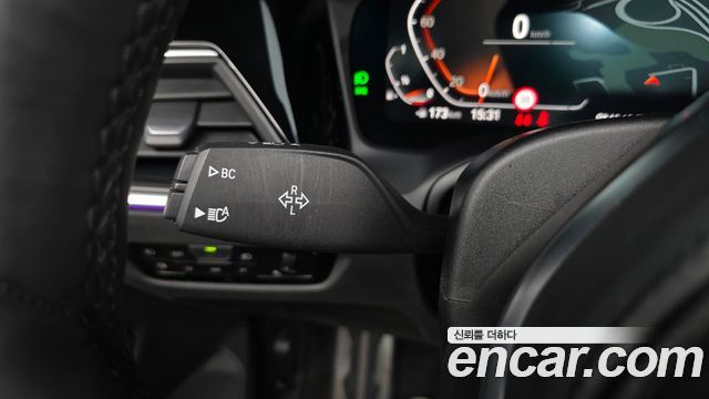 BMW 4 Series (G22) 420i M Sport Convertible 2023 — фото 17