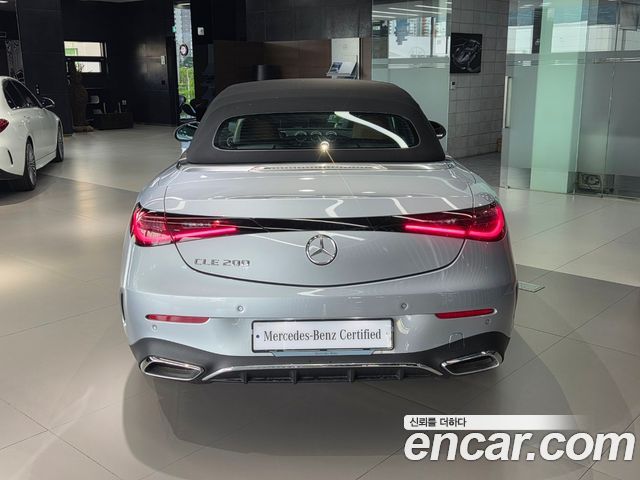 Mercedes-Benz CLE-Class (C236) CLE200 Cabriolet 2025 — фото 4