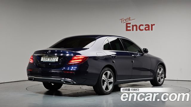 Mercedes-Benz E-Class (W213) E220d Avantgarde 2019 — фото 2