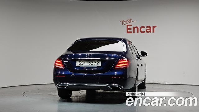Mercedes-Benz E-Class (W213) E220d Avantgarde 2019 — фото 4