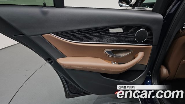 Mercedes-Benz E-Class (W213) E220d Avantgarde 2019 — фото 25