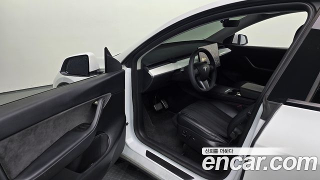 Tesla Model Y Long Range AWD 2022 — фото 11
