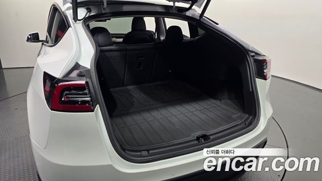 Tesla Model Y Long Range AWD 2022 — фото 17