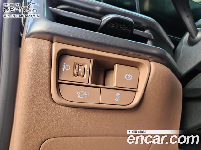 Hyundai Grandeur (GN7) 2,5 Gasoline 2WD Premium 2023 — фото 9