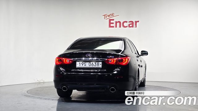 Infiniti Q50 3.5 Hybrid Essence 2016 — фото 4