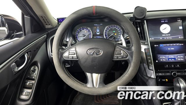 Infiniti Q50 3.5 Hybrid Essence 2016 — фото 13