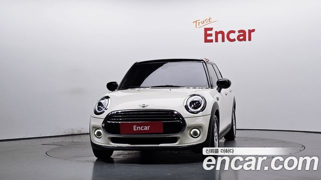 MINI Cooper 5Door Standard 3rd 2020 — фото 3