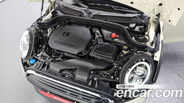 MINI Cooper 5Door Standard 3rd 2020 — фото 6