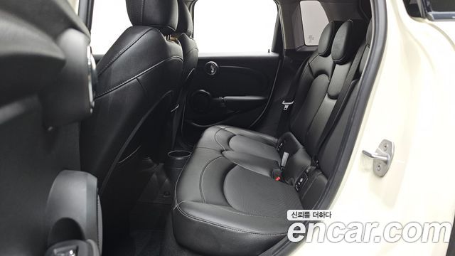 MINI Cooper 5Door Standard 3rd 2020 — фото 12