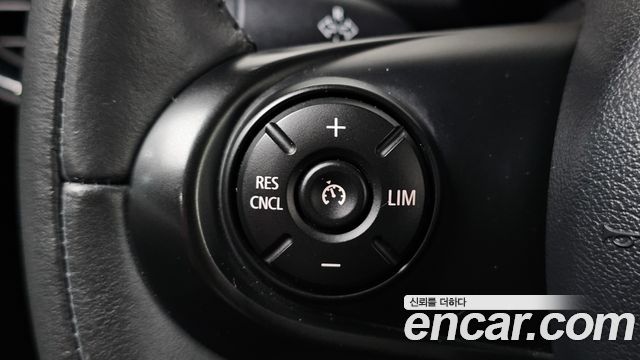 MINI Cooper 5Door Standard 3rd 2020 — фото 17