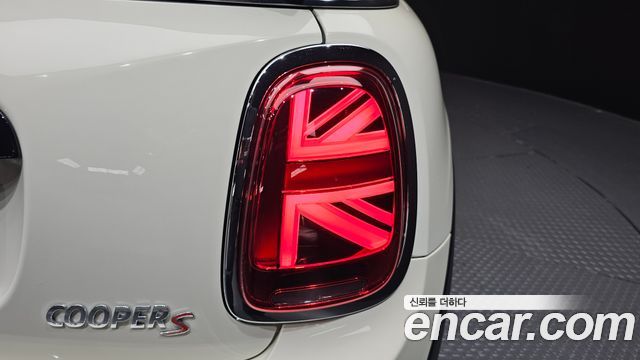 MINI Cooper S Convertible Standard 3rd 2018 — фото 23