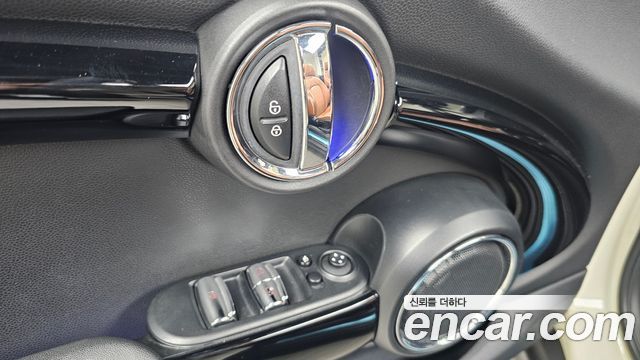 MINI Cooper S Convertible Standard 3rd 2018 — фото 27