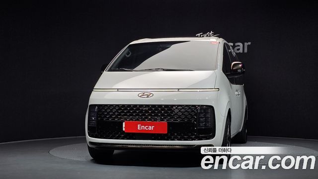 Hyundai Staria 4WD Lounge 9-Seater Prestige 2022 — фото 3