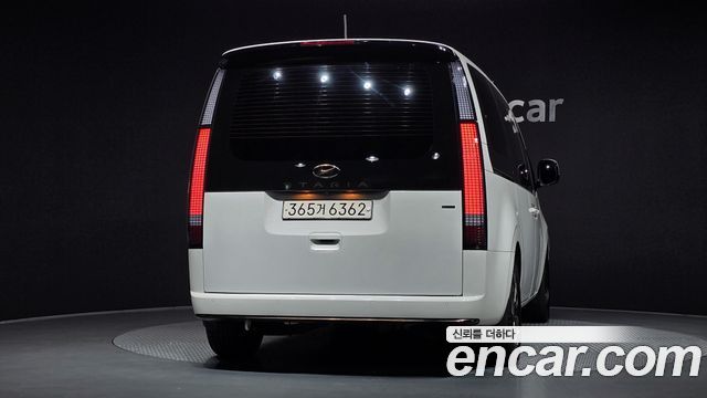 Hyundai Staria 4WD Lounge 9-Seater Prestige 2022 — фото 4