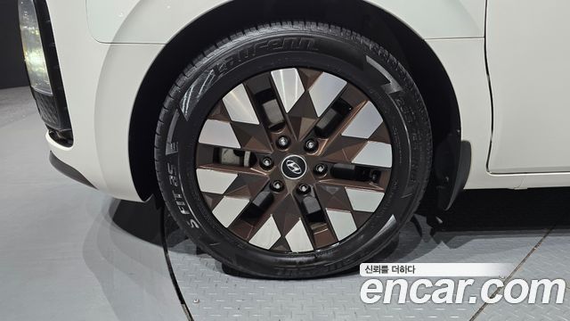 Hyundai Staria 4WD Lounge 9-Seater Prestige 2022 — фото 5