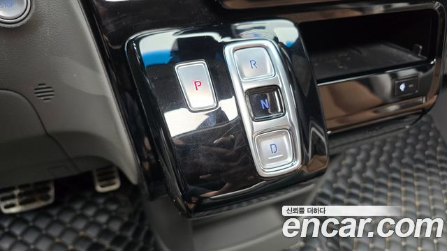 Hyundai Staria 4WD Lounge 9-Seater Prestige 2022 — фото 9