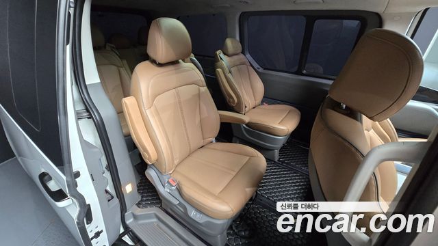 Hyundai Staria 4WD Lounge 9-Seater Prestige 2022 — фото 11