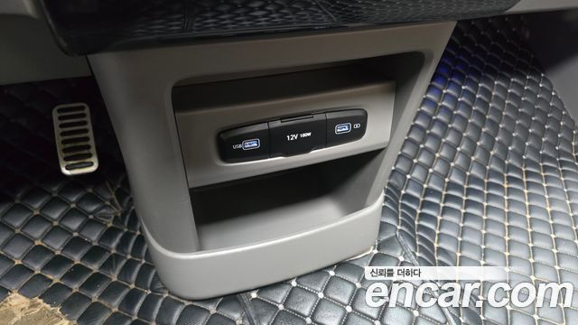 Hyundai Staria 4WD Lounge 9-Seater Prestige 2022 — фото 35