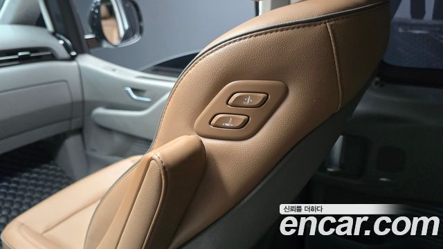 Hyundai Staria 4WD Lounge 9-Seater Prestige 2022 — фото 36