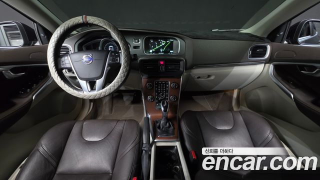 Volvo V40 D4 2nd 2016 — фото 7