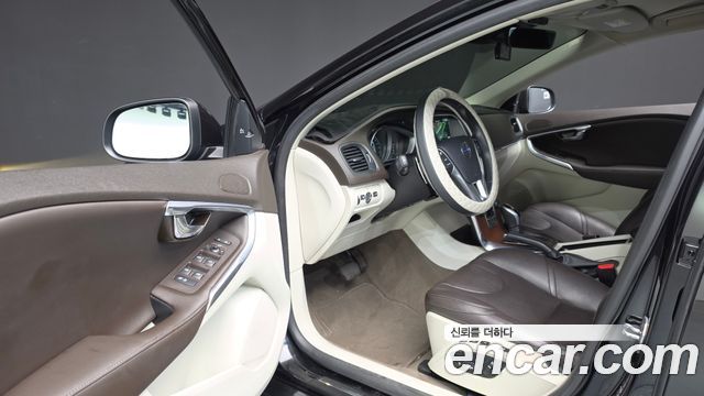 Volvo V40 D4 2nd 2016 — фото 10