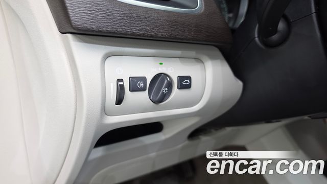 Volvo V40 D4 2nd 2016 — фото 16