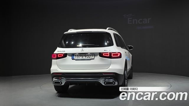 Mercedes-Benz GLB-Class (X247) GLB250 4MATIC 2023 — фото 4