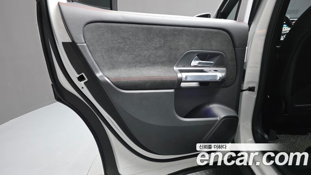 Mercedes-Benz GLB-Class (X247) GLB250 4MATIC 2023 — фото 31