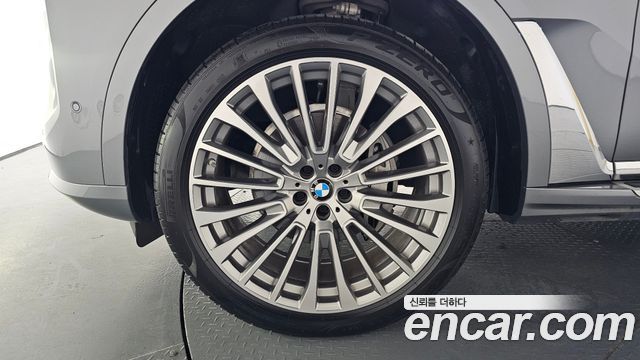 BMW X7 (G07) xDrive 40i Design Pure Excellence 6-Seater 2024 — фото 5