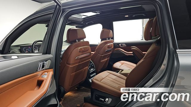 BMW X7 (G07) xDrive 40i Design Pure Excellence 6-Seater 2024 — фото 15