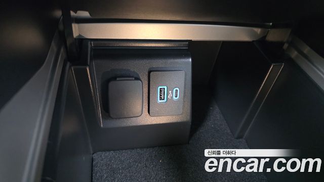 Ford Explorer (VI) 2.3 LimIted 4WD 2021 — фото 31