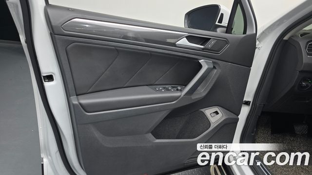 Volkswagen Tiguan (II) 2.0 TDI 4Motion Prestige 2020 — фото 30