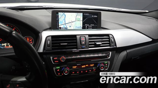 BMW 3 Series (F30) 320d Touring M Performence 2015 — фото 18