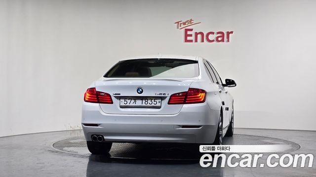 BMW 5 Series (F10) 528i xDrive 2014 — фото 4