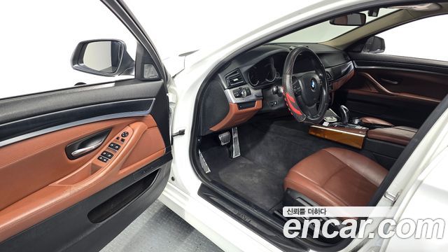 BMW 5 Series (F10) 528i xDrive 2014 — фото 10