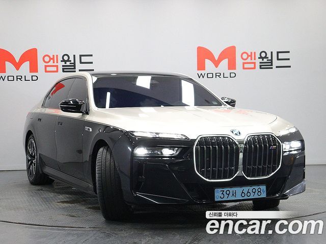 BMW i7 (G70) M70 xDrive 2024 — фото 2