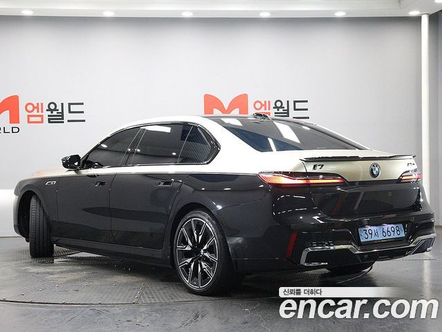 BMW i7 (G70) M70 xDrive 2024 — фото 4