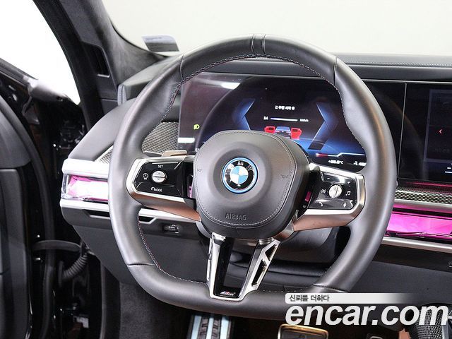 BMW i7 (G70) M70 xDrive 2024 — фото 18
