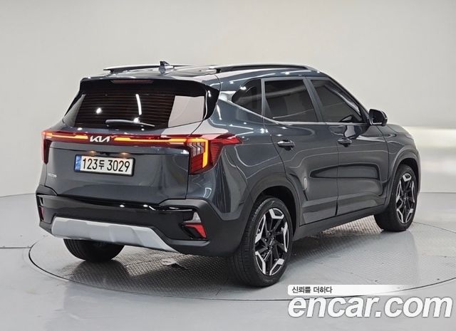 Kia Seltos Gasoline 2.0 2WD Signature 2023 — фото 4