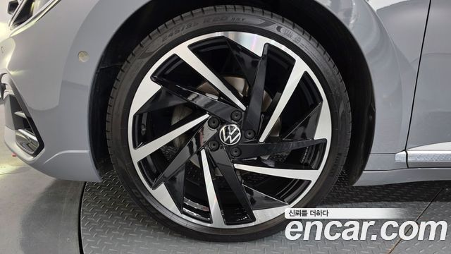 Volkswagen Arteon 2.0 TDI R-LIINE 4Motion 2023 — фото 5