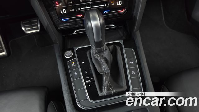 Volkswagen Arteon 2.0 TDI R-LIINE 4Motion 2023 — фото 27