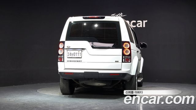 Land Rover Discovery 4 3.0 SDV6 SE 2014 — фото 4
