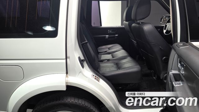 Land Rover Discovery 4 3.0 SDV6 SE 2014 — фото 12