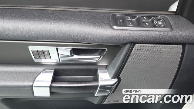 Land Rover Discovery 4 3.0 SDV6 SE 2014 — фото 27