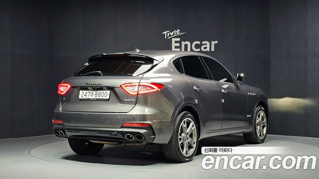 Maserati Levante 3.0 AWD GranSport 2019 — фото 2