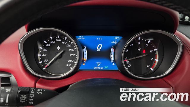 Maserati Levante 3.0 AWD GranSport 2019 — фото 8