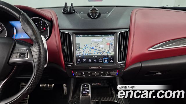 Maserati Levante 3.0 AWD GranSport 2019 — фото 14