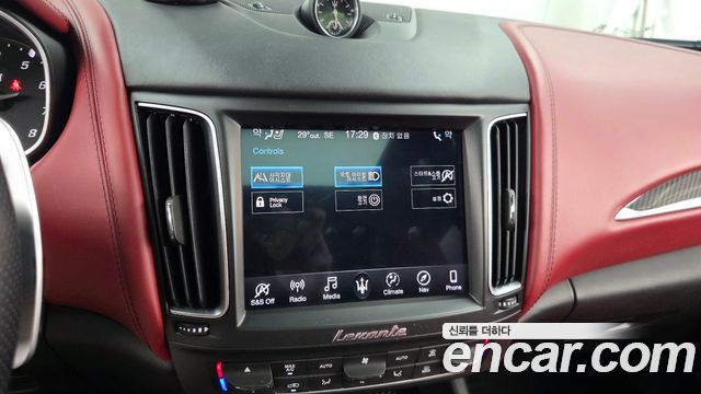 Maserati Levante 3.0 AWD GranSport 2019 — фото 16